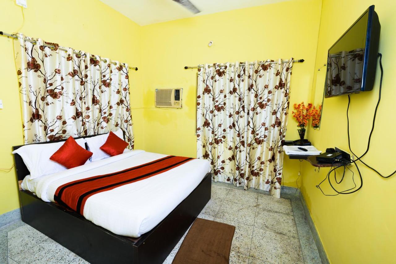 Hotel Sterling Baishakhi à Calcutta Extérieur photo